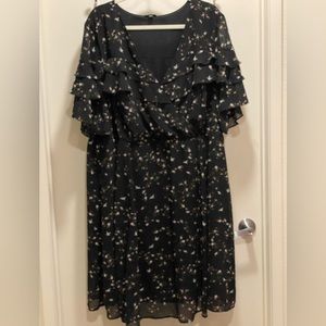 Spring dress with a cute lil tie in the side bell short sleeve